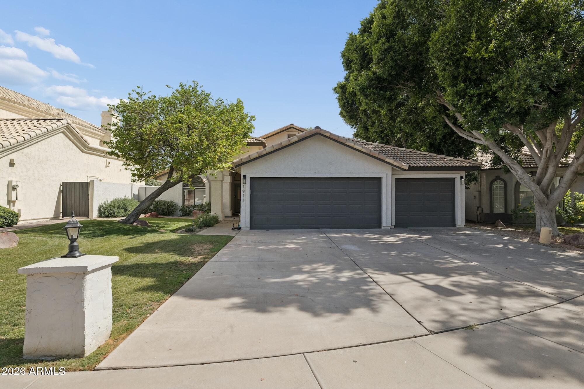 1911 E CLIPPER Court, Gilbert, AZ 85234